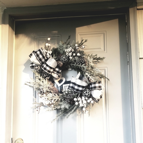 Christmas Flocked Pine Wreath - Picture 5 of 6